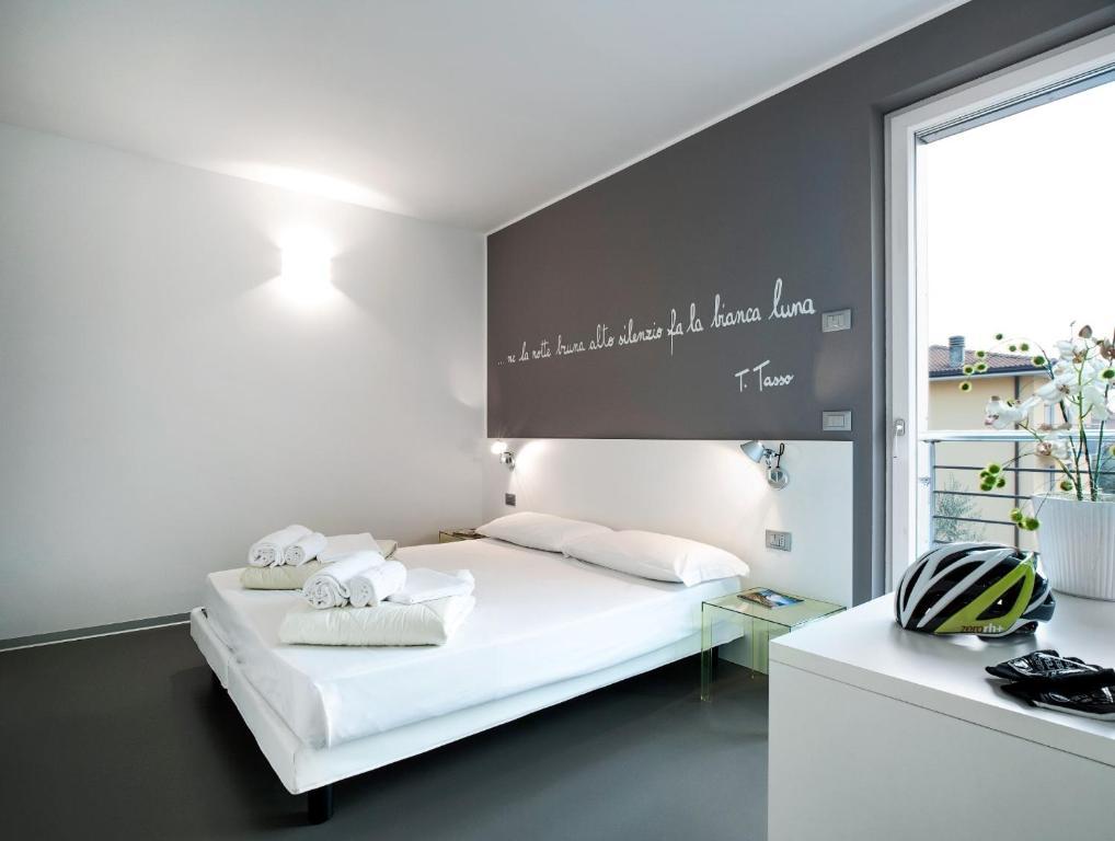 Gardabike Residence Torbole Sul Garda Room photo